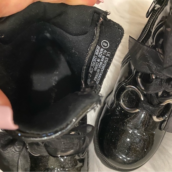 Beautiful boots - Picture 5 of 6